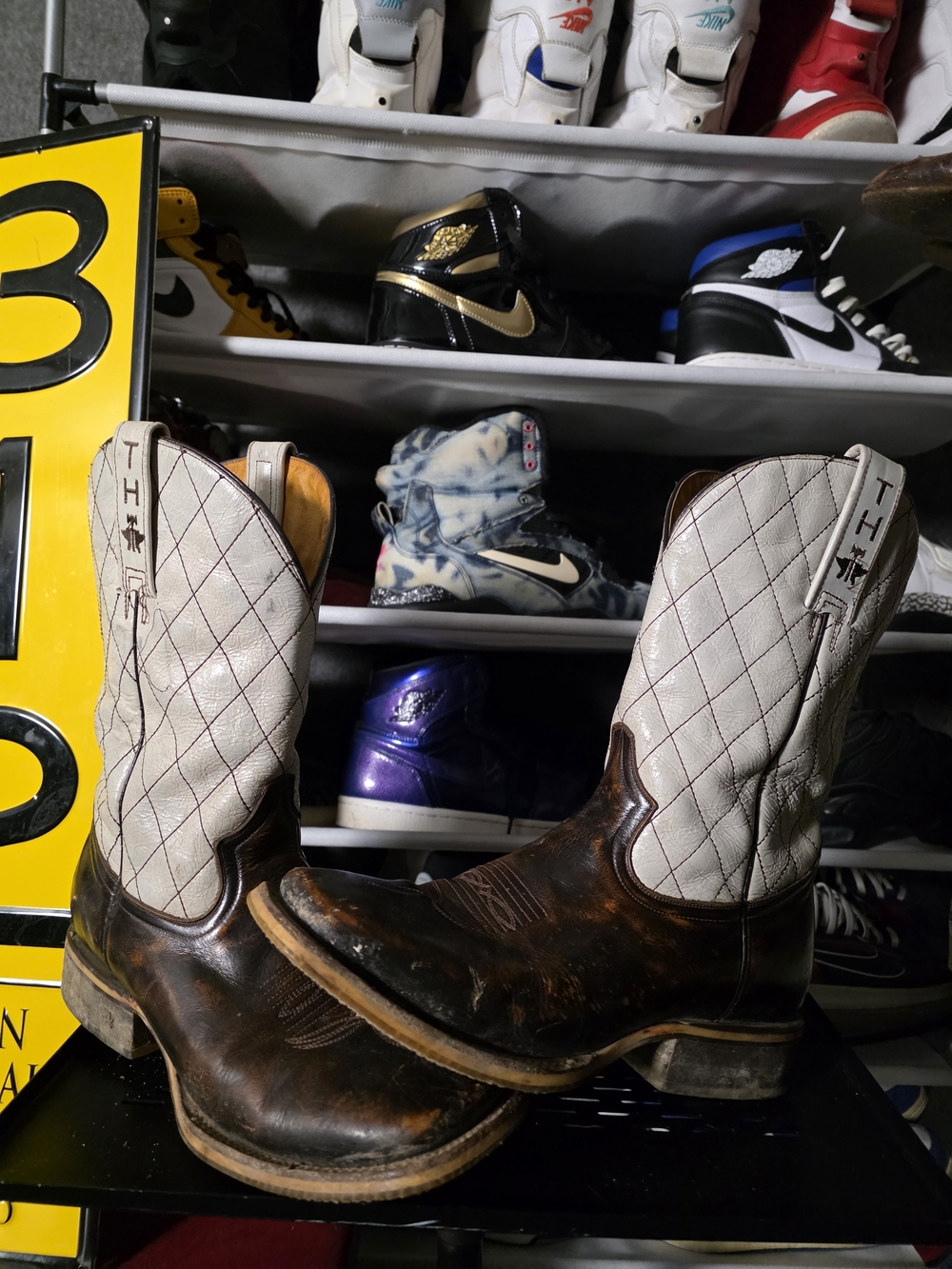 🔥 Tin Haul Men's Size 9.5 Brown and Cream Cowboy Boots Wow!